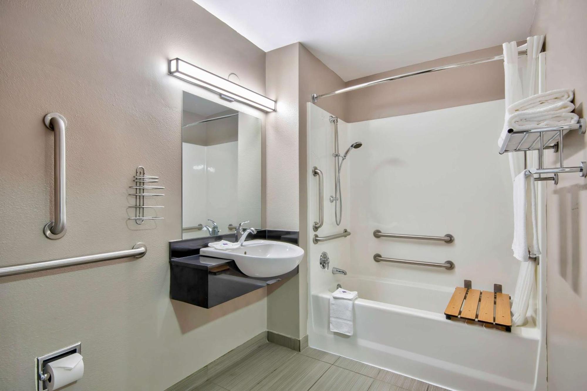 Hotel 6-austin, Tx - Midtown Austin